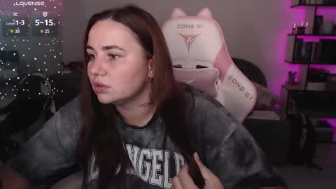 Snapshot of mari_moore7 chatting on 19, 9, 2025 mari moore online show from 19, 9, 2025