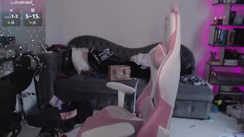 Snapshot of mari_moore7 chatting on 20, 9, 2025 mari moore online show from 20, 9, 2025