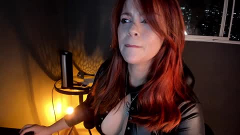 Maria Isabell  online show from 3, 2, 2025