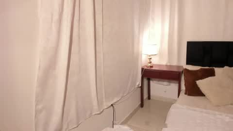 V A N E S S A  online show from 26, 4, 2026