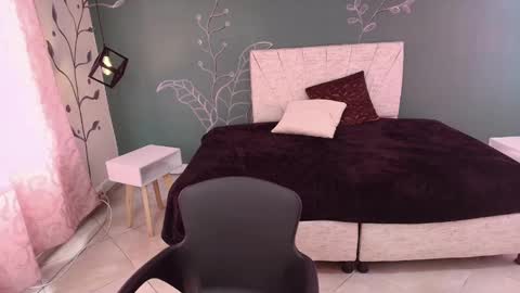 M A R I A N A online show from 20, 2, 2025