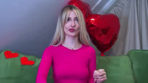 MariaMenson online show from 1, 3, 2025