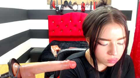 Snapshot of marian_ran_ chatting on 12, 12, 2024 Marian online show from 12, 12, 2024