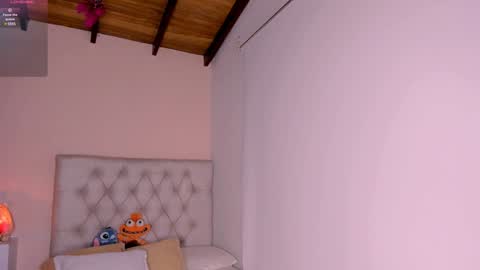 Snapshot of mariana__roe chatting on 20, 1, 2025 Mariana Roe online show from 20, 1, 2025