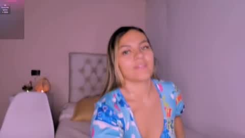 Snapshot of mariana__roe chatting on 12, 3, 2025 Mariana Roe online show from 12, 3, 2025