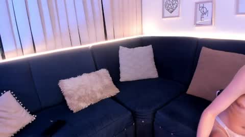 mariana__thompson online show from 22, 4, 2026