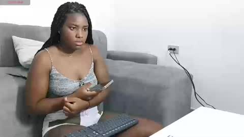 marianaee online show from 9, 9, 2025