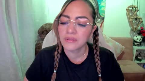 Mariana Lopez online show from 5, 10, 2025