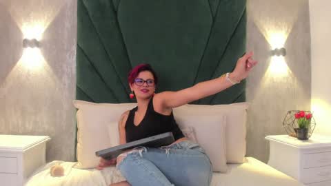 Snapshot of marianasanz chatting on 10, 12, 2024 Mariana online show from 10, 12, 2024