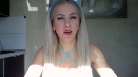 Snapshot of marianna1977 chatting on 6, 3, 2025 marianna1977 online show from 6, 3, 2025