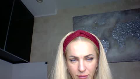 Snapshot of marianna1977 chatting on 8, 3, 2025 marianna1977 online show from 8, 3, 2025