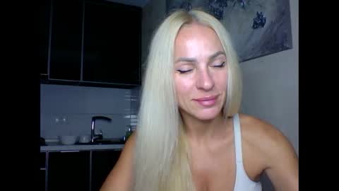 Snapshot of marianna1977 chatting on 8, 10, 2025 marianna1977 online show from 8, 10, 2025