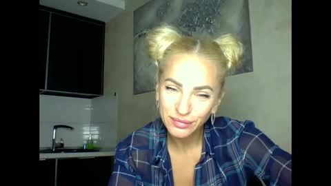 Snapshot of marianna1977 chatting on 10, 10, 2025 marianna1977 online show from 10, 10, 2025