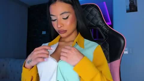 Snapshot of marianne__ chatting on 2, 7, 2026 M A R I A N E online show from 2, 7, 2026