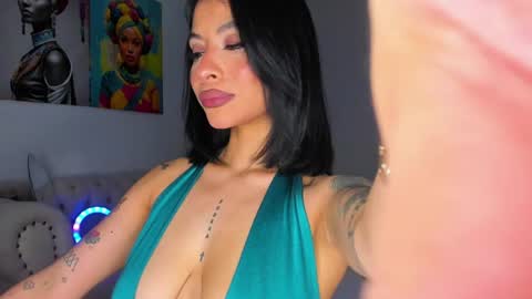 Snapshot of marianne__ chatting on 8, 8, 2026 M A R I A N E online show from 8, 8, 2026