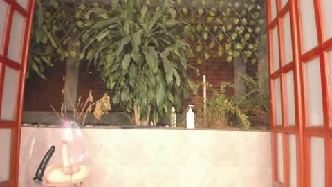 Snapshot of marianreynolds chatting on 5, 6, 2026 MARIAN online show from 5, 6, 2026