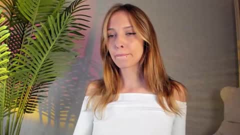 Snapshot of maribett chatting on 11, 9, 2025 Masha online show from 11, 9, 2025