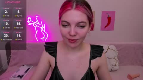 Snapshot of marie_reyess chatting on 25, 4, 2026 Marie 3 online show from 25, 4, 2026