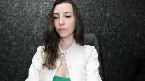 Snapshot of marielleanker chatting on 15, 11, 2025 marielleanker online show from 15, 11, 2025