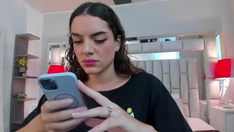 mariiahneedles online show from 4, 11, 2025