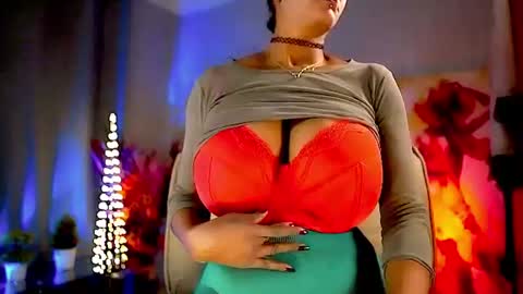 Nikita - Scroll down and read my bio please. New Pictures in Bio online show from 1, 8, 2026