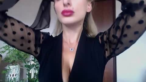 Snapshot of marilyndevilish chatting on 16, 10, 2025 MarilynDevilish online show from 16, 10, 2025