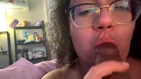Snapshot of mariposa990 chatting on 15, 5, 2026 mariposa990 online show from 15, 5, 2026