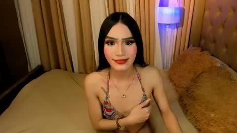 IM YOUR BABE GIRL LYCA online show from 27, 11, 2025