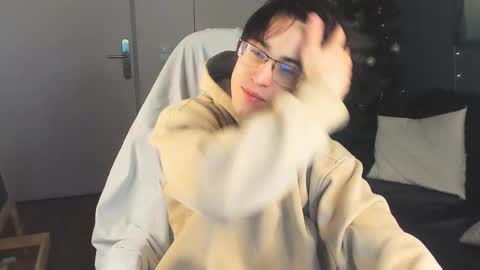 mark online show from 5, 12, 2025