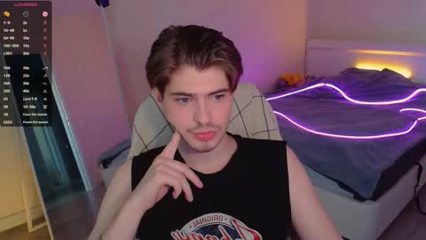 Snapshot of mark_sun chatting on 14, 9, 2025 Mark online show from 14, 9, 2025