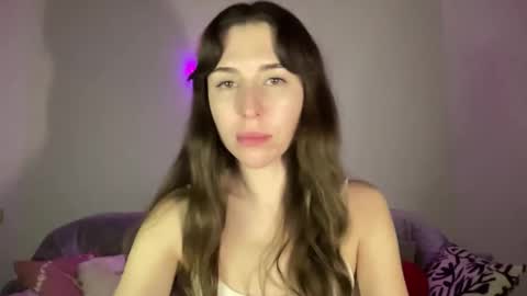 Snapshot of maroonaaa chatting on 20, 11, 2025 Mary online show from 20, 11, 2025