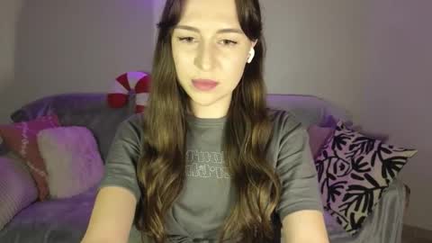 Snapshot of maroonaaa chatting on 29, 11, 2025 Mary online show from 29, 11, 2025