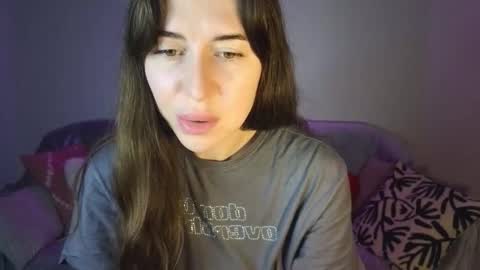 Snapshot of maroonaaa chatting on 30, 11, 2025 Mary online show from 30, 11, 2025