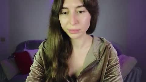 Snapshot of maroonaaa chatting on 18, 12, 2025 Mary online show from 18, 12, 2025