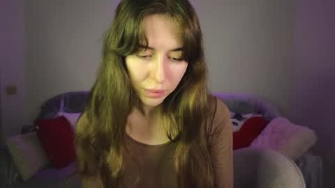 Snapshot of maroonaaa chatting on 19, 12, 2025 Mary online show from 19, 12, 2025