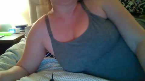 Snapshot of marriedcouple9 chatting on 23, 12, 2024 Jess and Nick online show from 23, 12, 2024