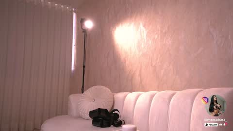 Snapshot of marsabass chatting on 14, 1, 2025 online show from 14, 1, 2025