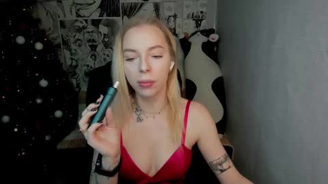 Snapshot of martha_cameron chatting on 17, 12, 2024 Martha Cameron online show from 17, 12, 2024