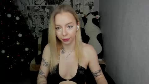 Snapshot of martha_cameron chatting on 23, 12, 2024 Martha Cameron online show from 23, 12, 2024