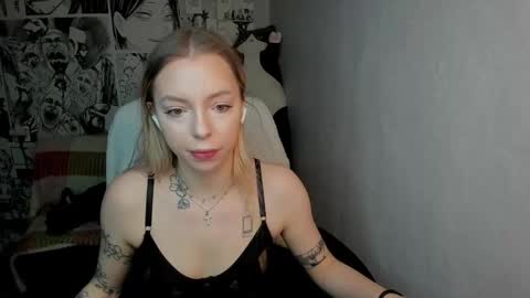 Snapshot of martha_cameron chatting on 28, 1, 2025 Martha Cameron online show from 28, 1, 2025