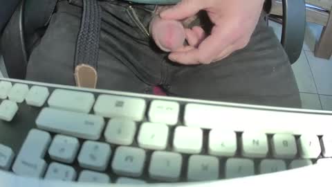 Snapshot of martial04 chatting on 27, 1, 2025 martial04 online show from 27, 1, 2025