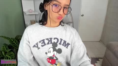 Snapshot of martiiinaa_ chatting on 4, 3, 2025 Martina online show from 4, 3, 2025