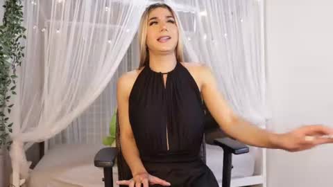 Snapshot of martinaa_rose chatting on 22, 6, 2026 martinaa_rose online show from 22, 6, 2026
