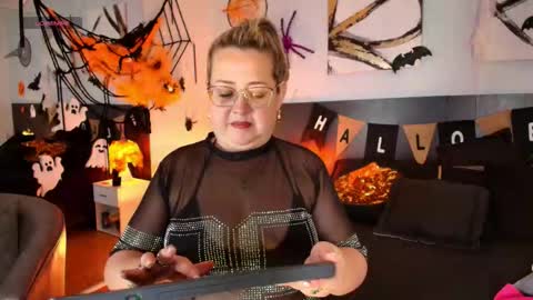 Martina Caicedo online show from 25, 10, 2025