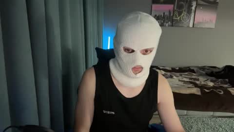 Snapshot of martinboy01 chatting on 19, 10, 2025 Martin online show from 19, 10, 2025