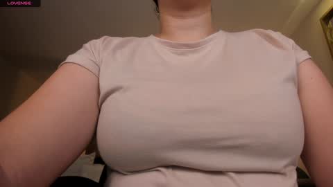 Snapshot of martinnabonnet chatting on 2, 2, 2025 Martinna Bonnet online show from 2, 2, 2025