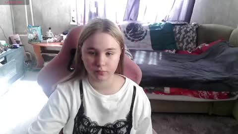  MY NAME IS MILA WELCOME TO MY ROOM online show from 19, 4, 2026