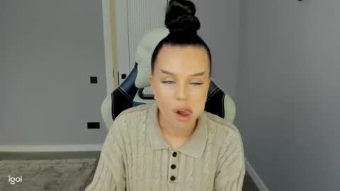 mary_jain13 online show from 8, 10, 2025