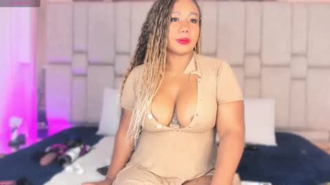 Snapshot of mary_kisss chatting on 8, 10, 2025   online show from 8, 10, 2025