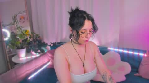 Snapshot of mary_radiant chatting on 4, 2, 2026 Mary online show from 4, 2, 2026